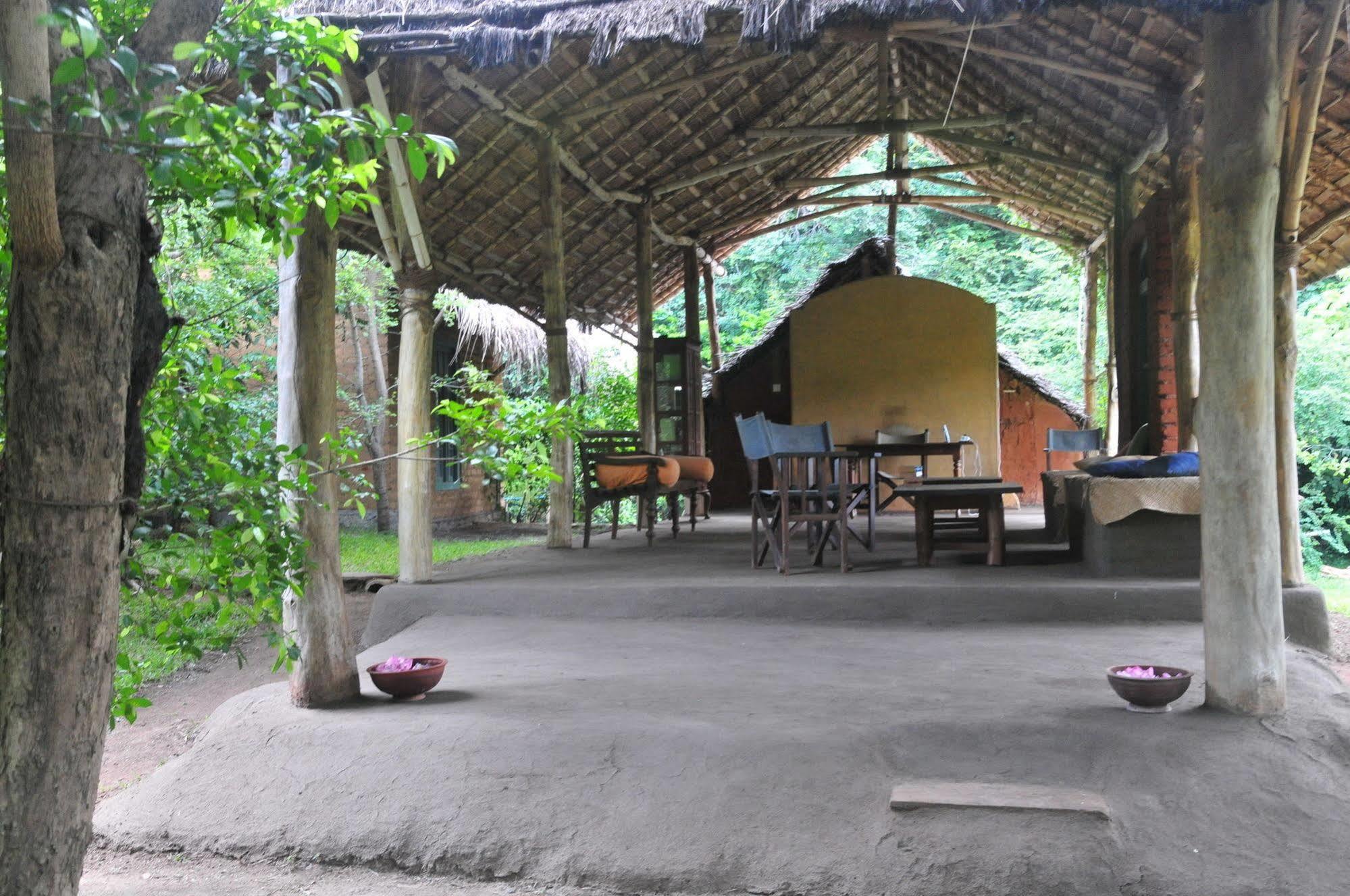 Back Of Beyond - Wild Haven Villa Sigiriya Exterior photo